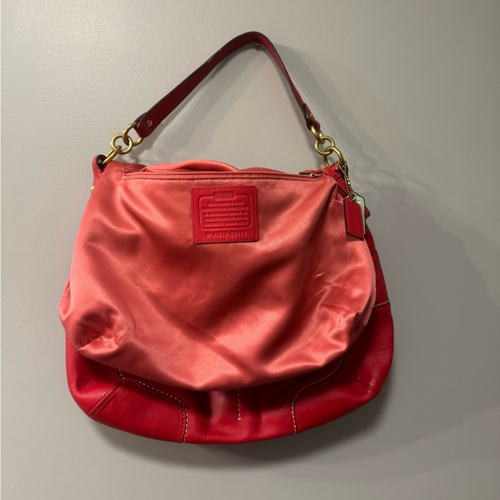 Vintage Coach Poppy Avery Vibrant Red Shoulder Bag with Gold Accents EUC - Picture 7 of 10